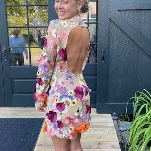 Short floral backless dress - Fashion Nova